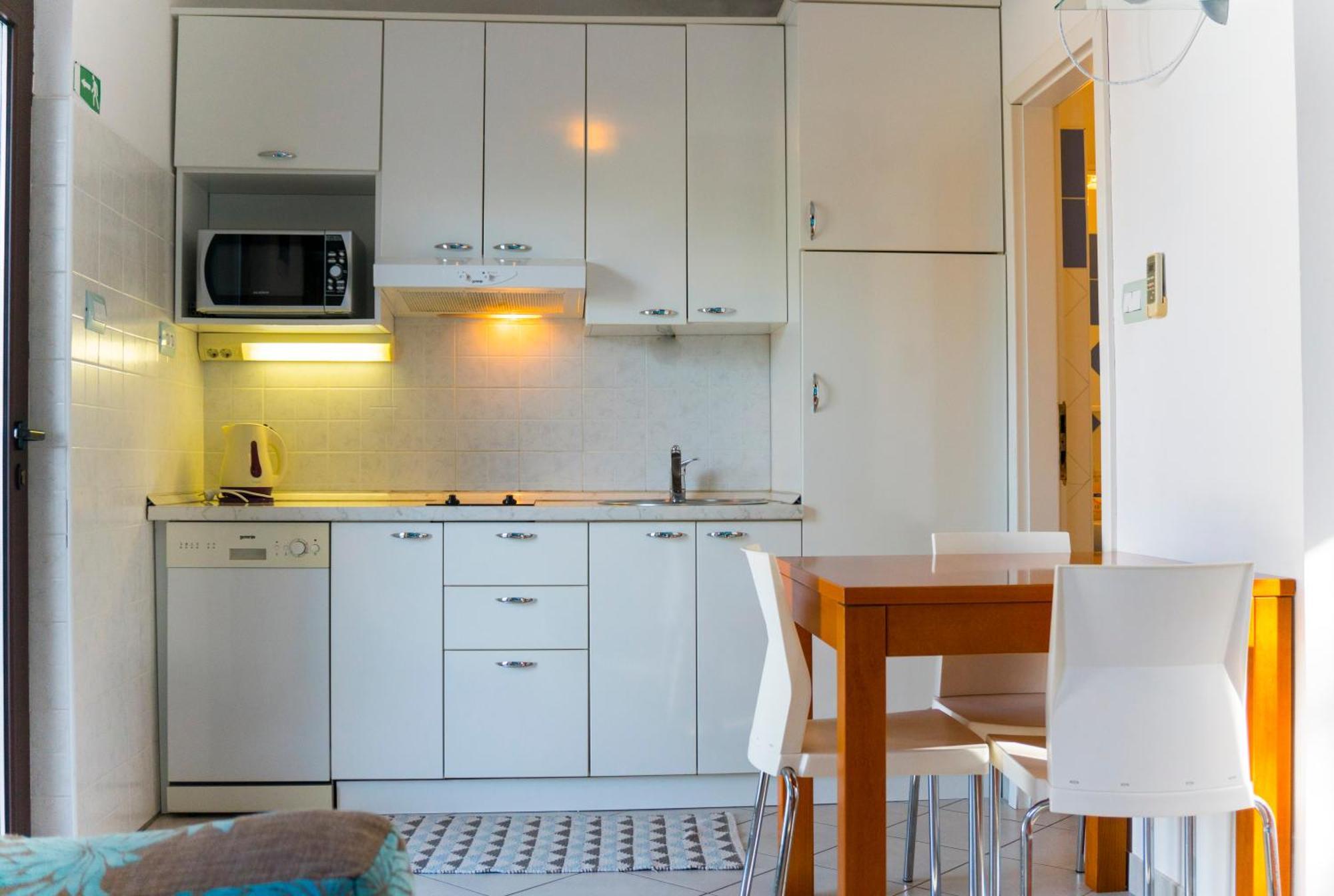 The Sea House Apartments Vis Zimmer foto